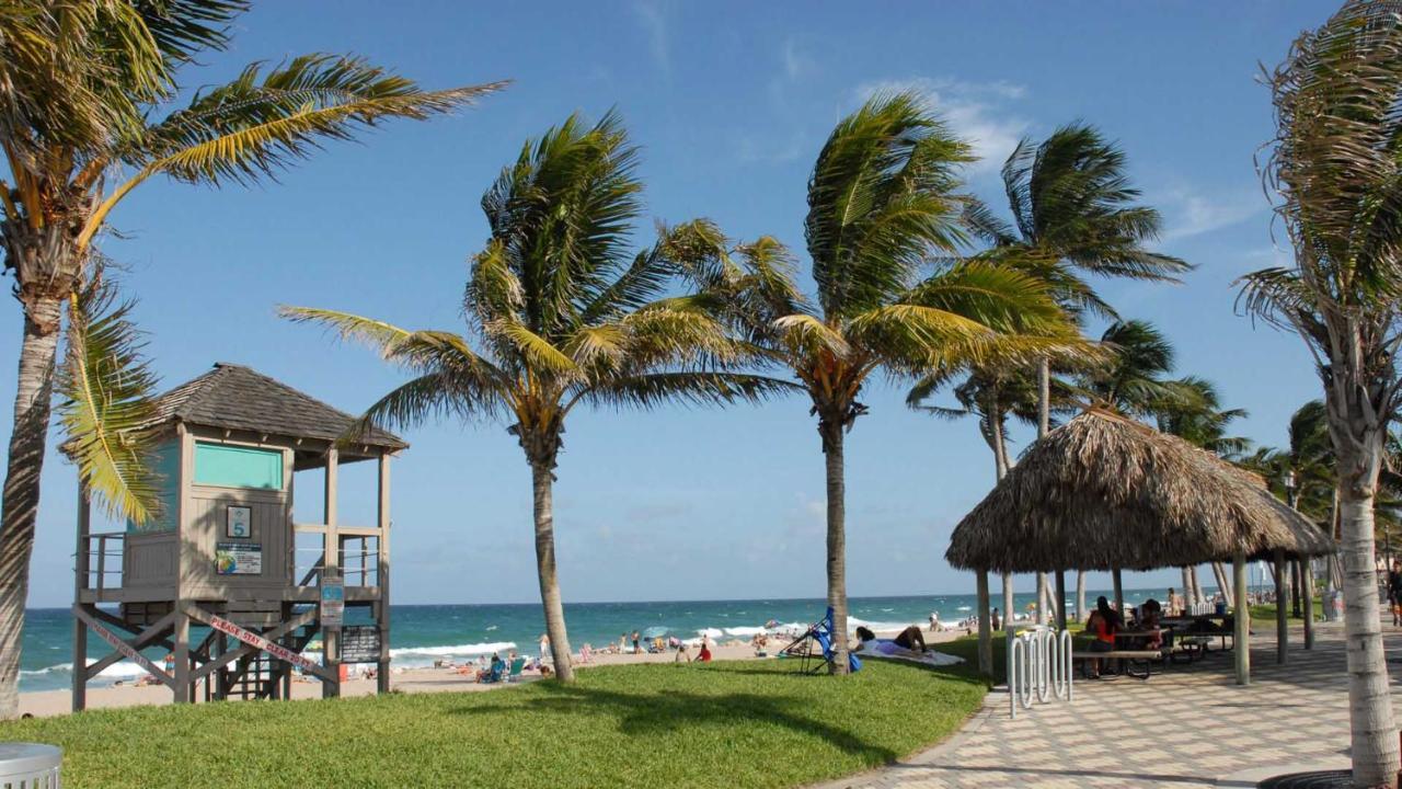 Club Lux Resort By The Beach Deerfield Beach Exterior foto